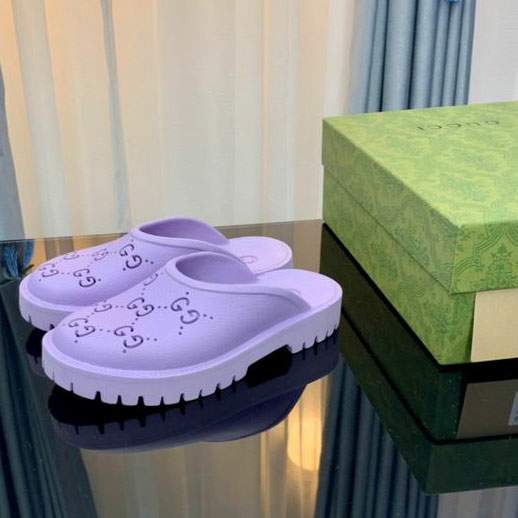 Picture of Gucci Shoes _SKUGGslip-onsandalsz35-4501046302